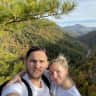 House sit pet parent - MCM Treehouse in South Asheville w/ 2 herding dogs.