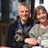 House sit pet parent - Friendly loving Mini Schnauzer in Hampton Court Surrey - spacious house & garden