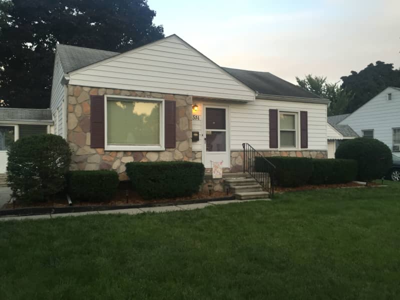 Housesitting assignment in Southfield, Michigan, United States