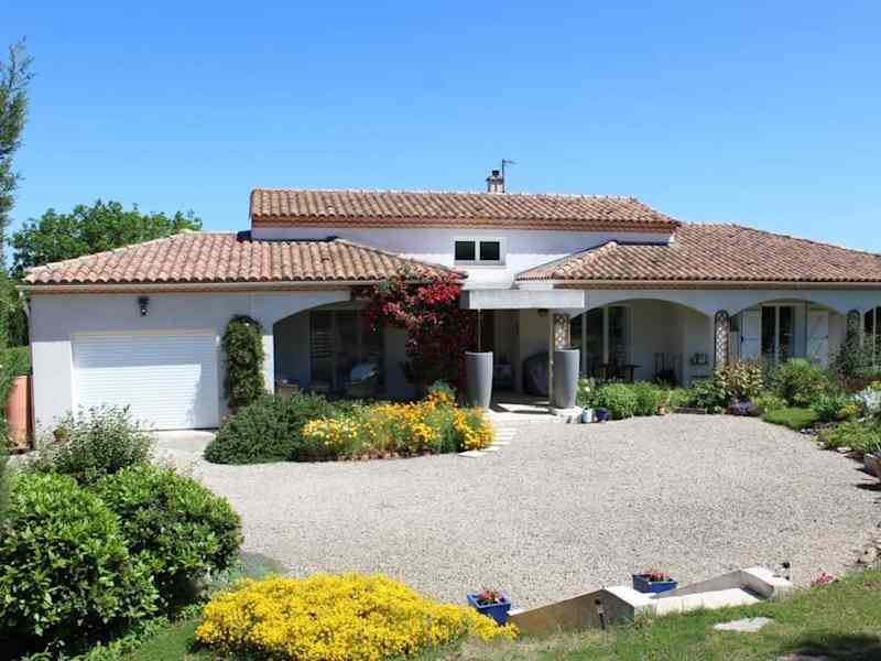 Housesitting assignment in Pomas, France