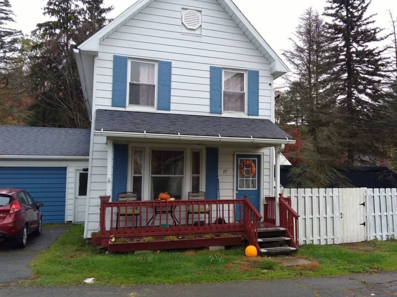 Housesitting assignment in Thompson, Pennsylvania, United States