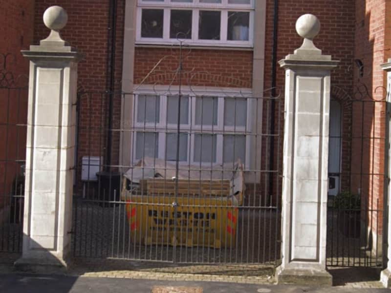 Housesitting assignment in Battersea, United Kingdom