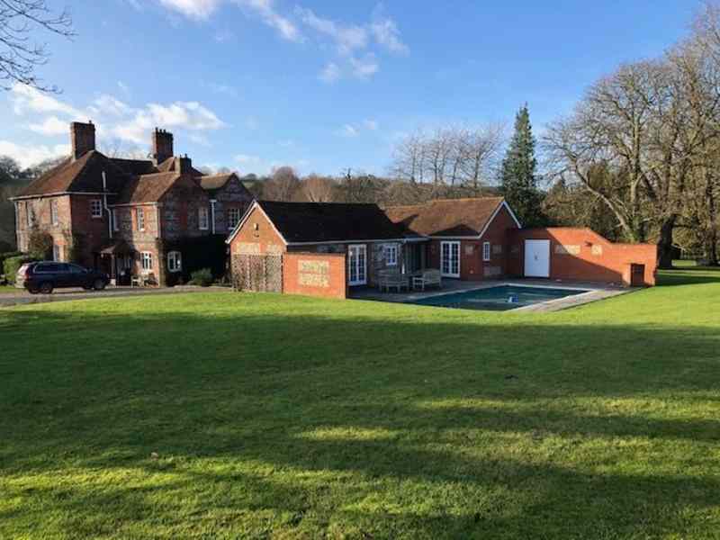 Housesitting assignment in Hungerford, United Kingdom