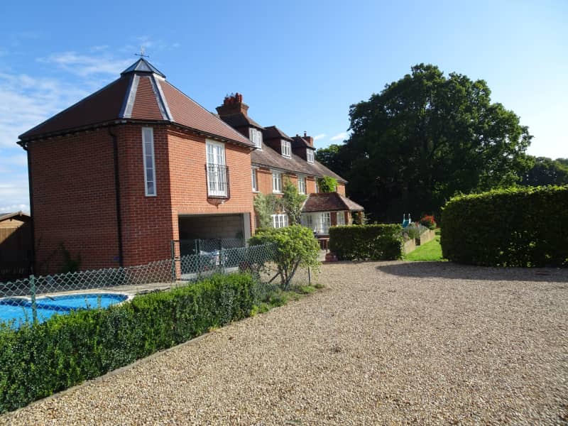 Housesitting assignment in Newbury, United Kingdom