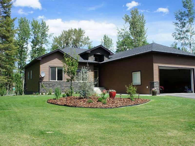 Housesitting assignment in Drayton Valley, Alberta, Canada