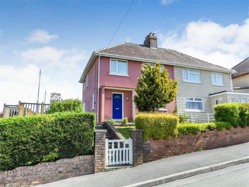 Housesitting assignment in Kidwelly, United Kingdom
