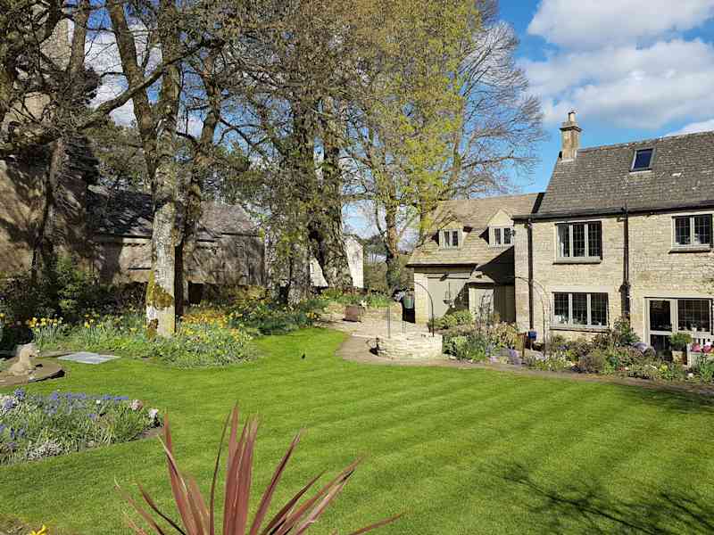 Housesitting assignment in Elkstone, United Kingdom