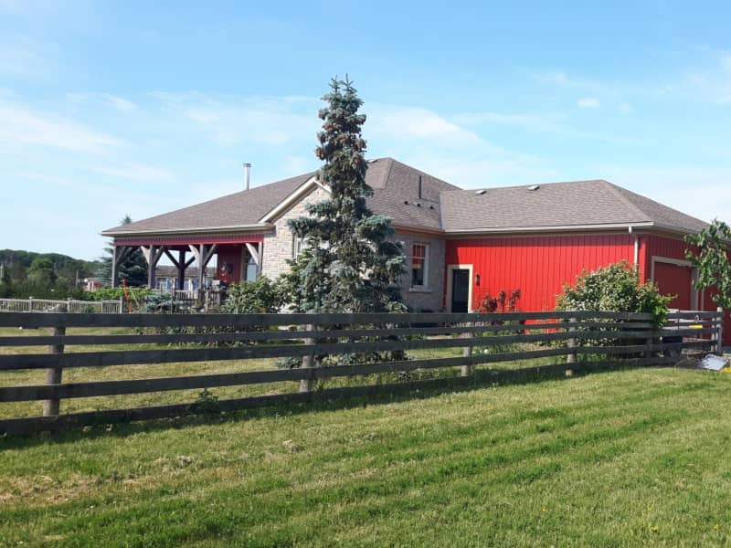 Housesitting assignment in Jordan, Ontario, Canada