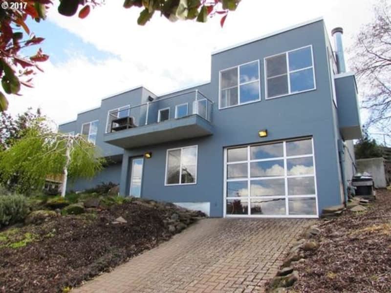 Housesitting assignment in Hood River, Oregon, United States