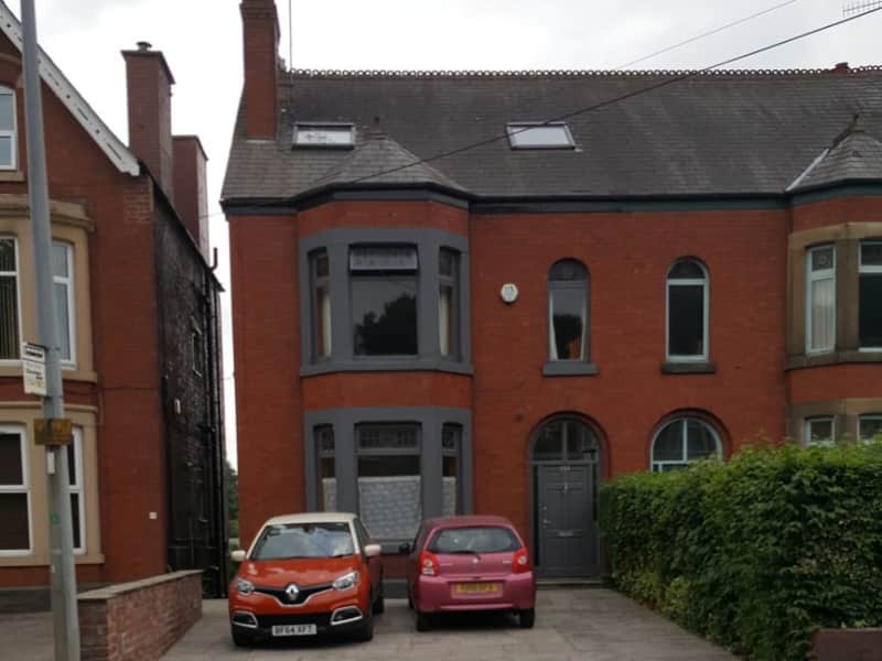 Housesitting assignment in Macclesfield, United Kingdom