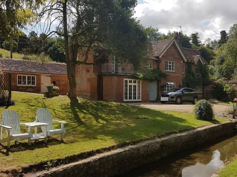Housesitting assignment in Stockbridge, United Kingdom