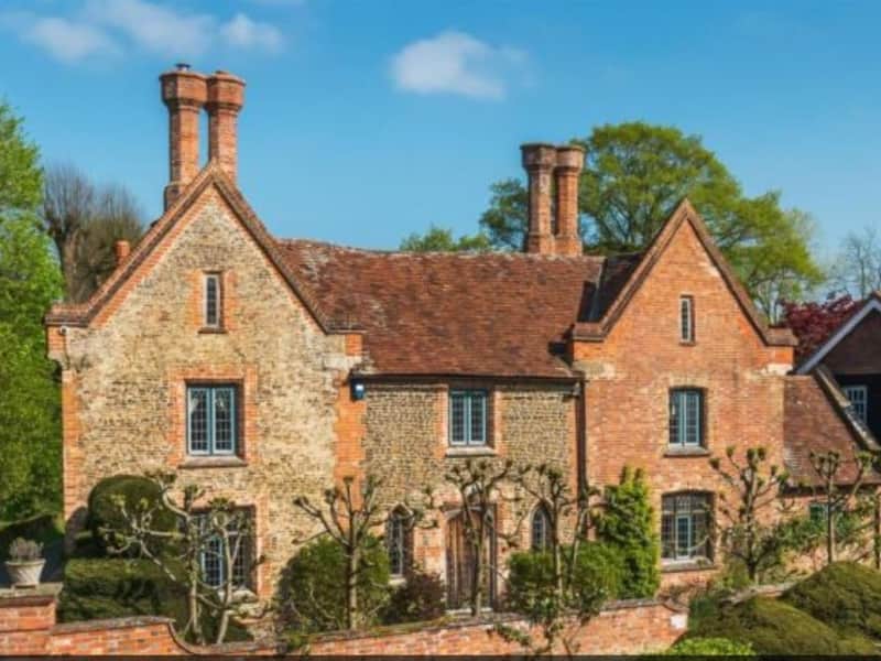 Housesitting assignment in Frensham, United Kingdom