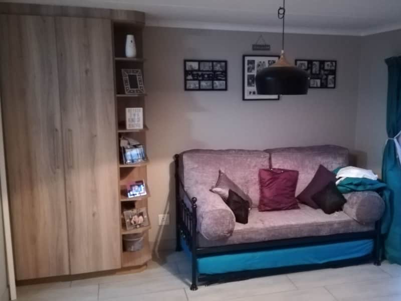 Housesitting assignment in Honeydew, South Africa