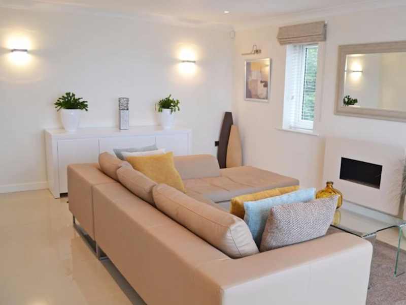 Housesitting assignment in Llanddulas, United Kingdom