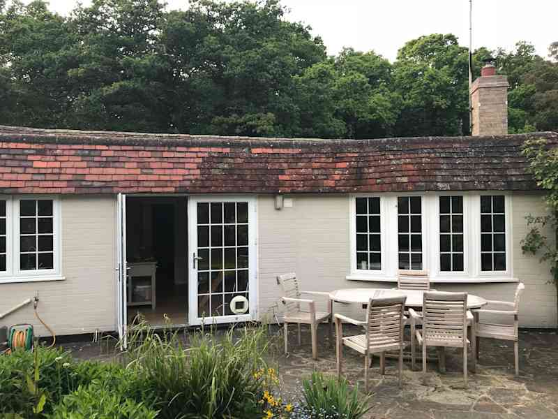 Housesitting assignment in Crondall, United Kingdom