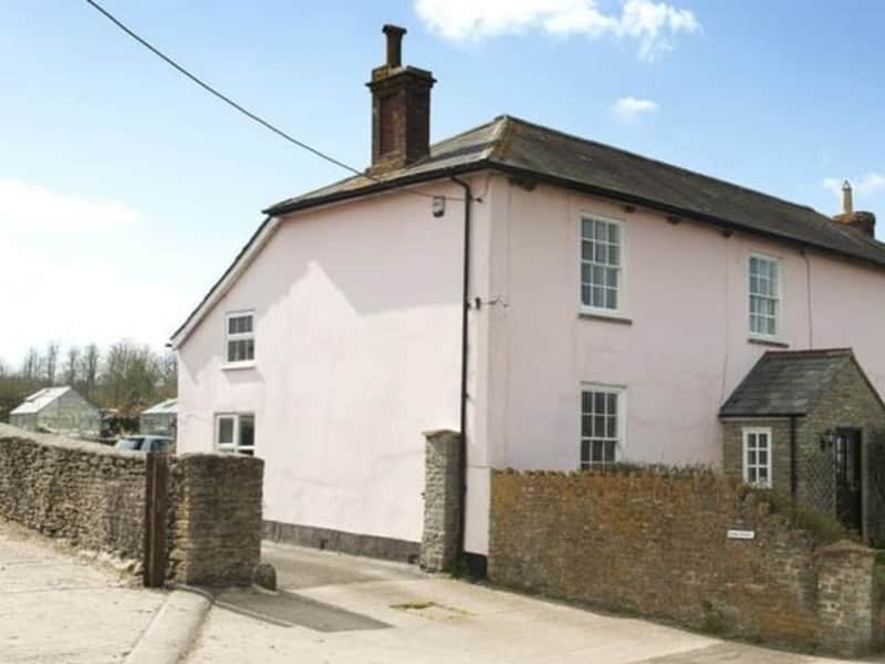 Housesitting assignment in Henstridge, United Kingdom