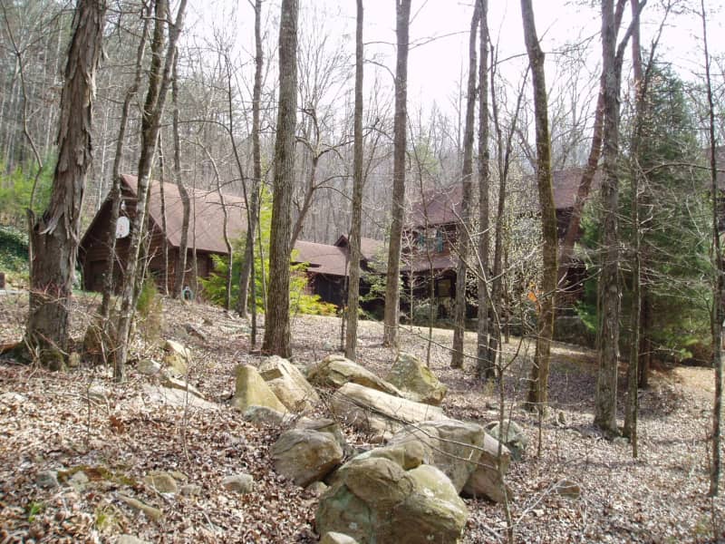 Housesitting assignment in Etowah, Tennessee, United States