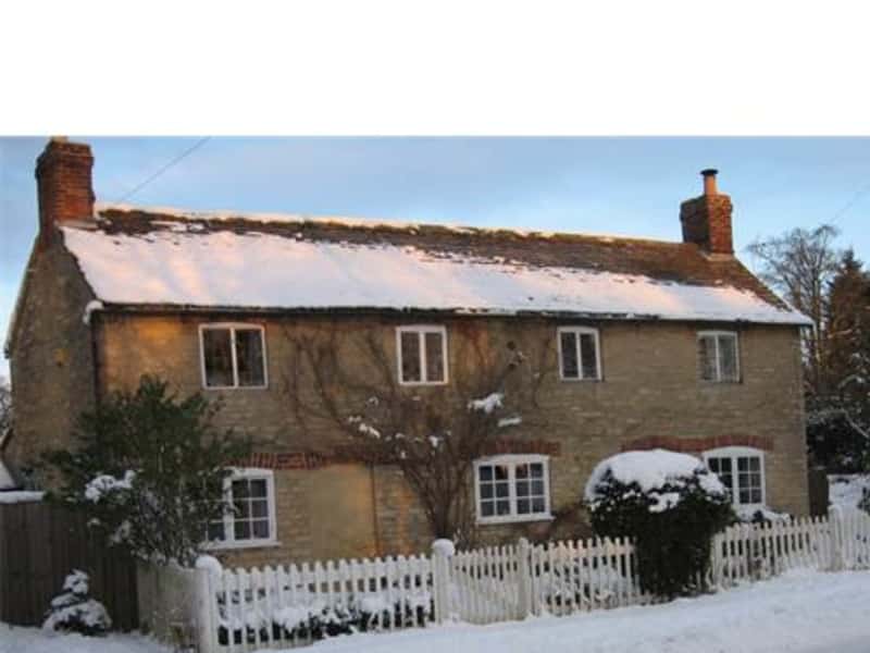 Housesitting assignment in Witney, United Kingdom