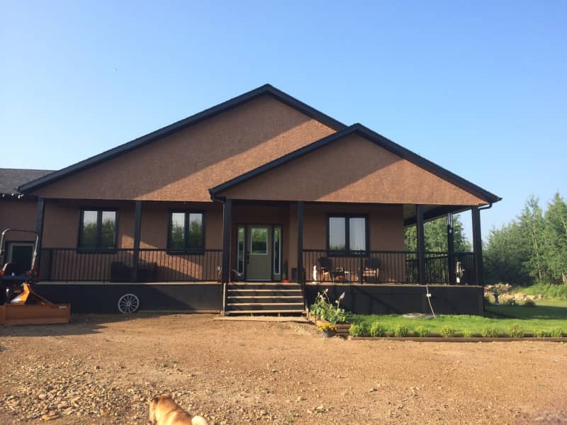 Housesitting assignment in Athabasca, Alberta, Canada