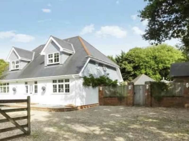 Housesitting assignment in Bisley, United Kingdom