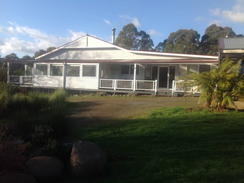Housesitting assignment in Kettering, Tasmania, Australia