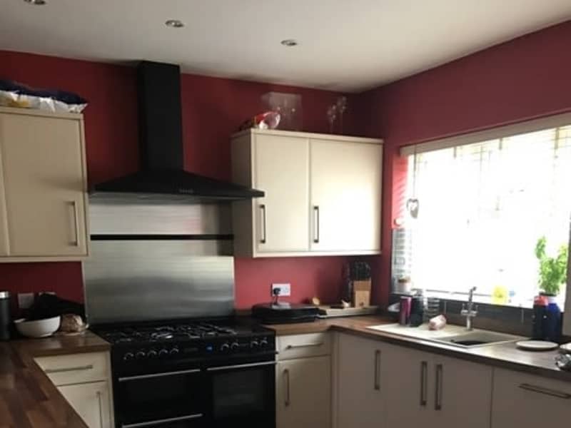 Housesitting assignment in Copthorne, United Kingdom