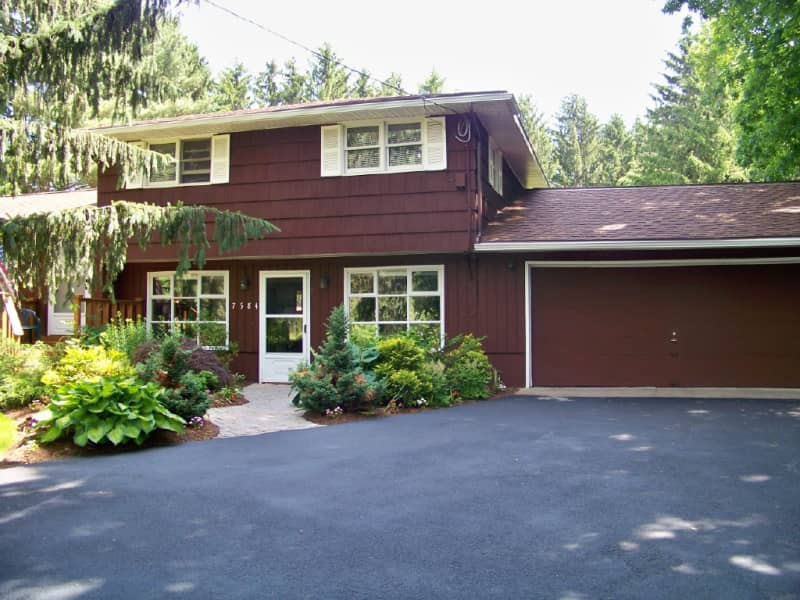 Housesitting assignment in Baldwinsville, New York, United States