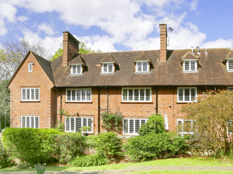 Housesitting assignment in Beaconsfield, United Kingdom