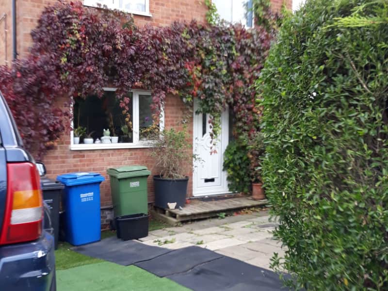 Housesitting assignment in Chesterfield, United Kingdom