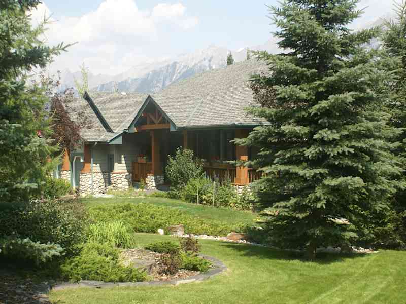 Housesitting assignment in Canmore, Alberta, Canada