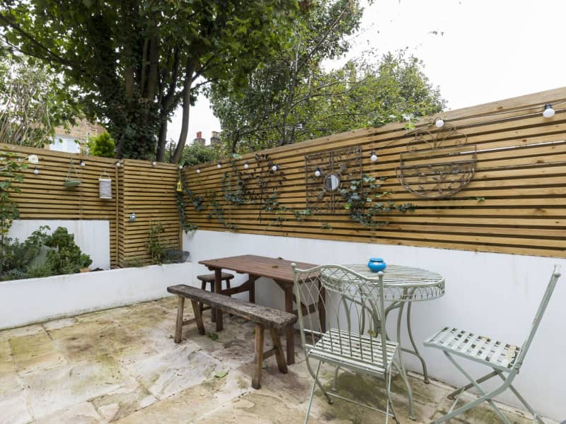 Housesitting assignment in Clapham North, United Kingdom