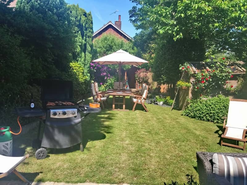 Housesitting assignment in Crawley, United Kingdom
