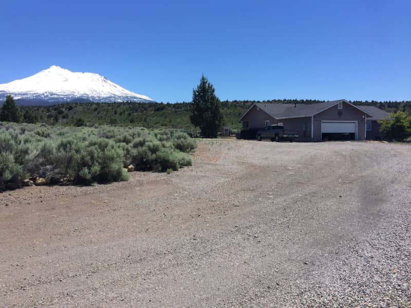 Housesitting assignment in Weed, California, United States
