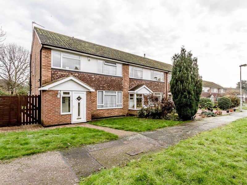 Housesitting assignment in Harrow Weald, United Kingdom