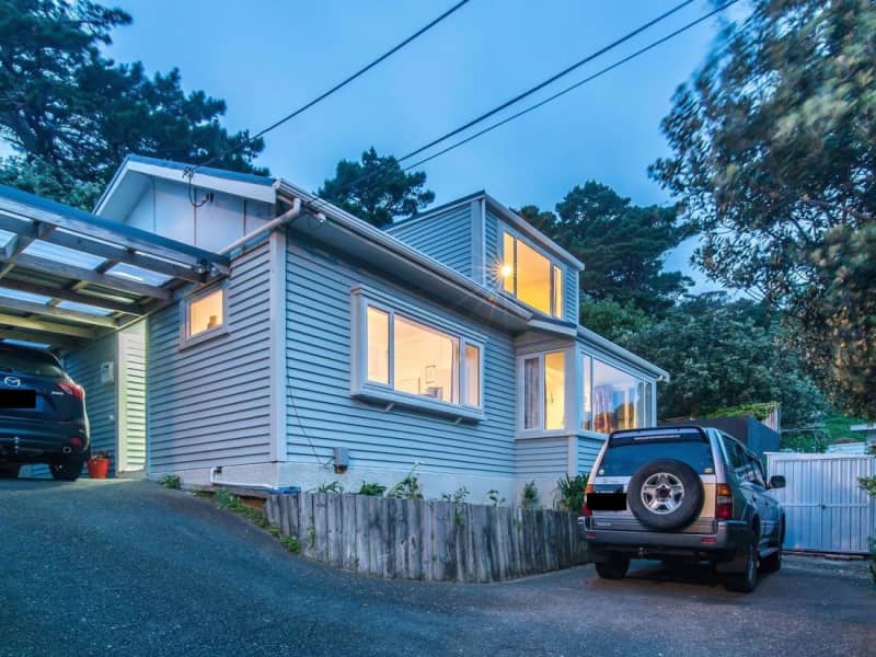Housesitting assignment in Houghton Bay, New Zealand