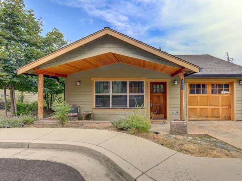 Housesitting assignment in Ashland, Oregon, United States