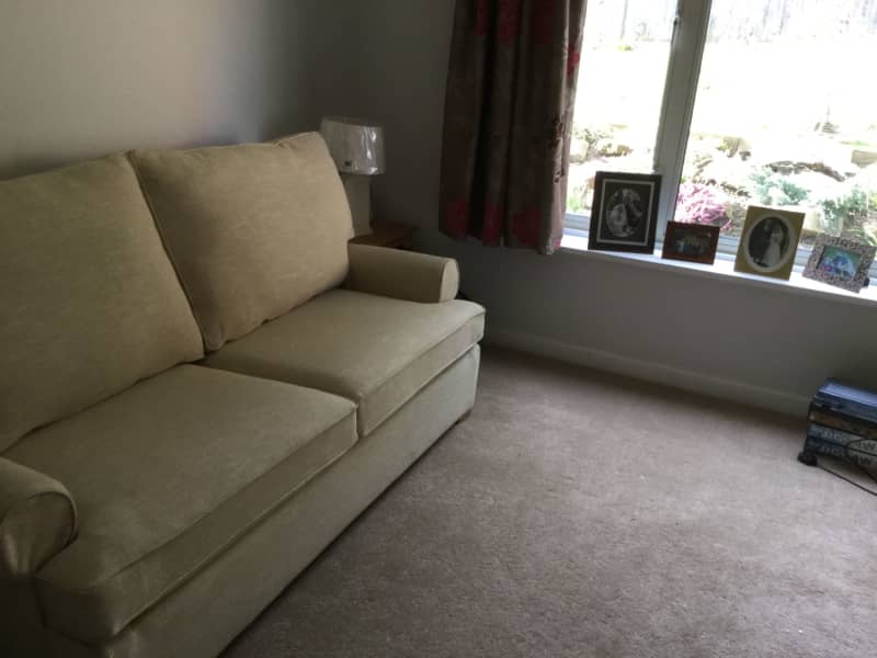 Housesitting assignment in Ewell, United Kingdom