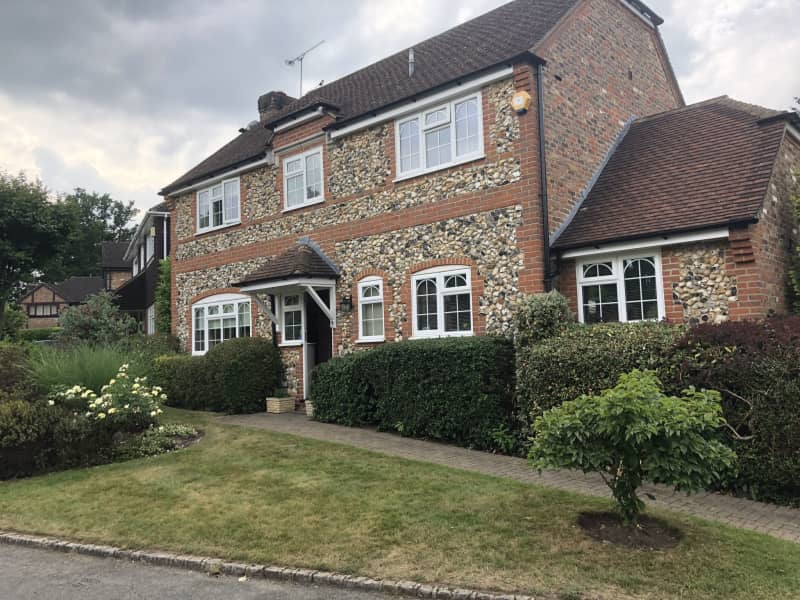 Housesitting assignment in Lightwater, United Kingdom