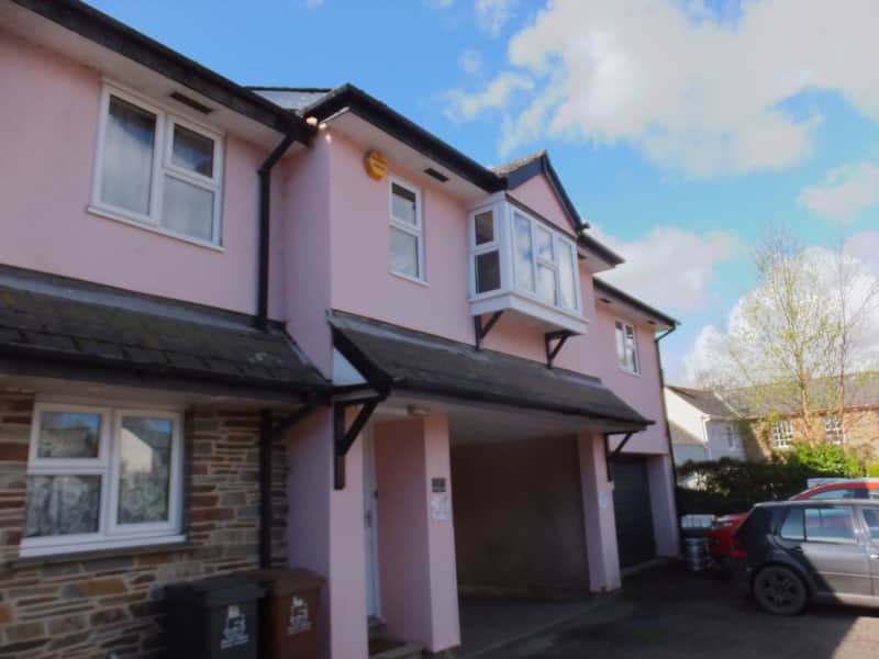 Housesitting assignment in Harberton, United Kingdom