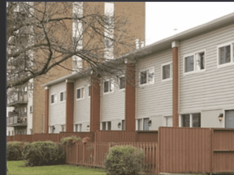 Housesitting assignment in Nepean, Ontario, Canada
