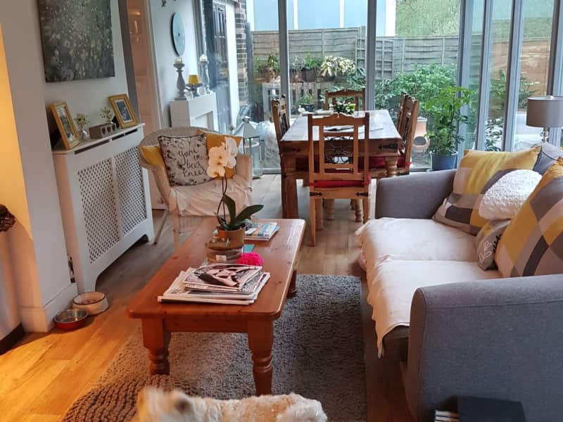 Housesitting assignment in Reigate, United Kingdom