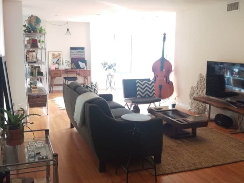 Housesitting assignment in Glendale, California, United States