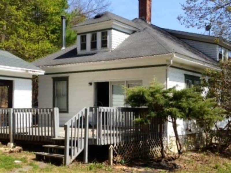 Housesitting assignment in Lewiston, Maine, United States