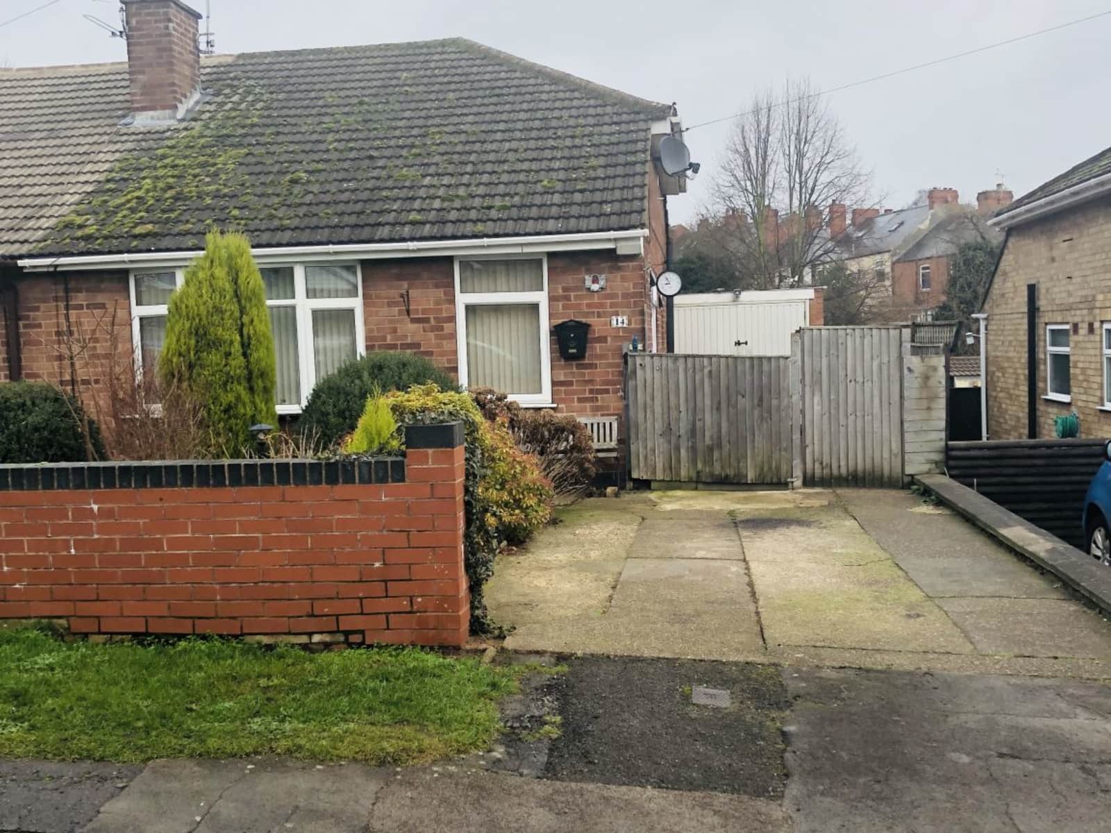 Housesitting assignment in Hucknall, United Kingdom
