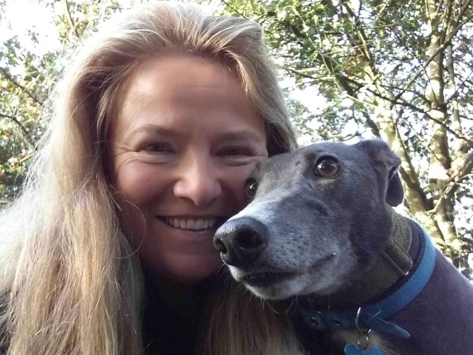 Lina from Edinburgh, United Kingdom