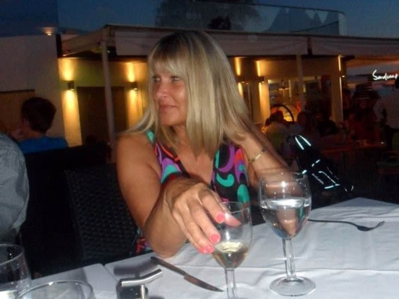 Lynda from Chichester, United Kingdom