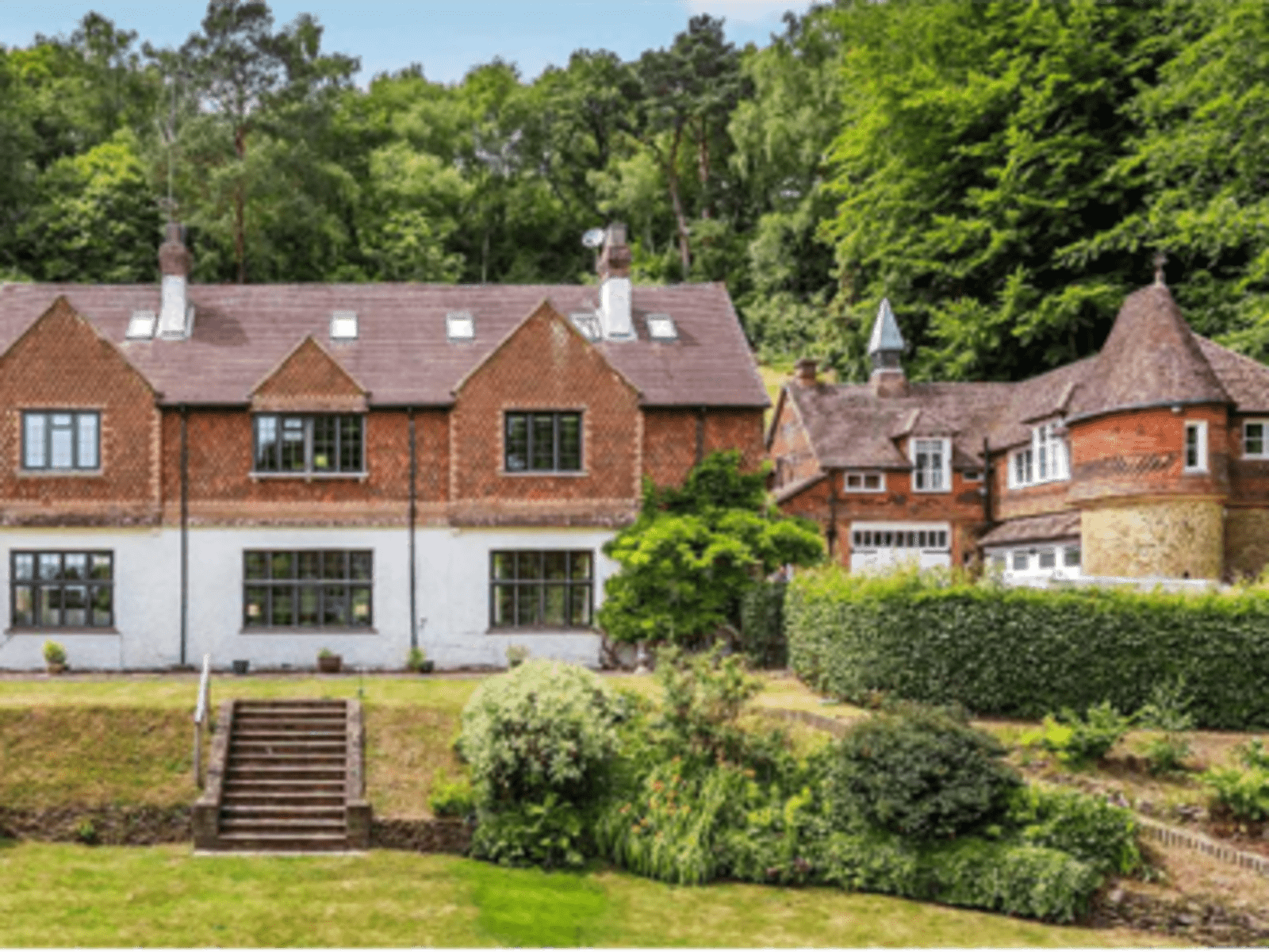 Housesitting assignment in Dorking, United Kingdom