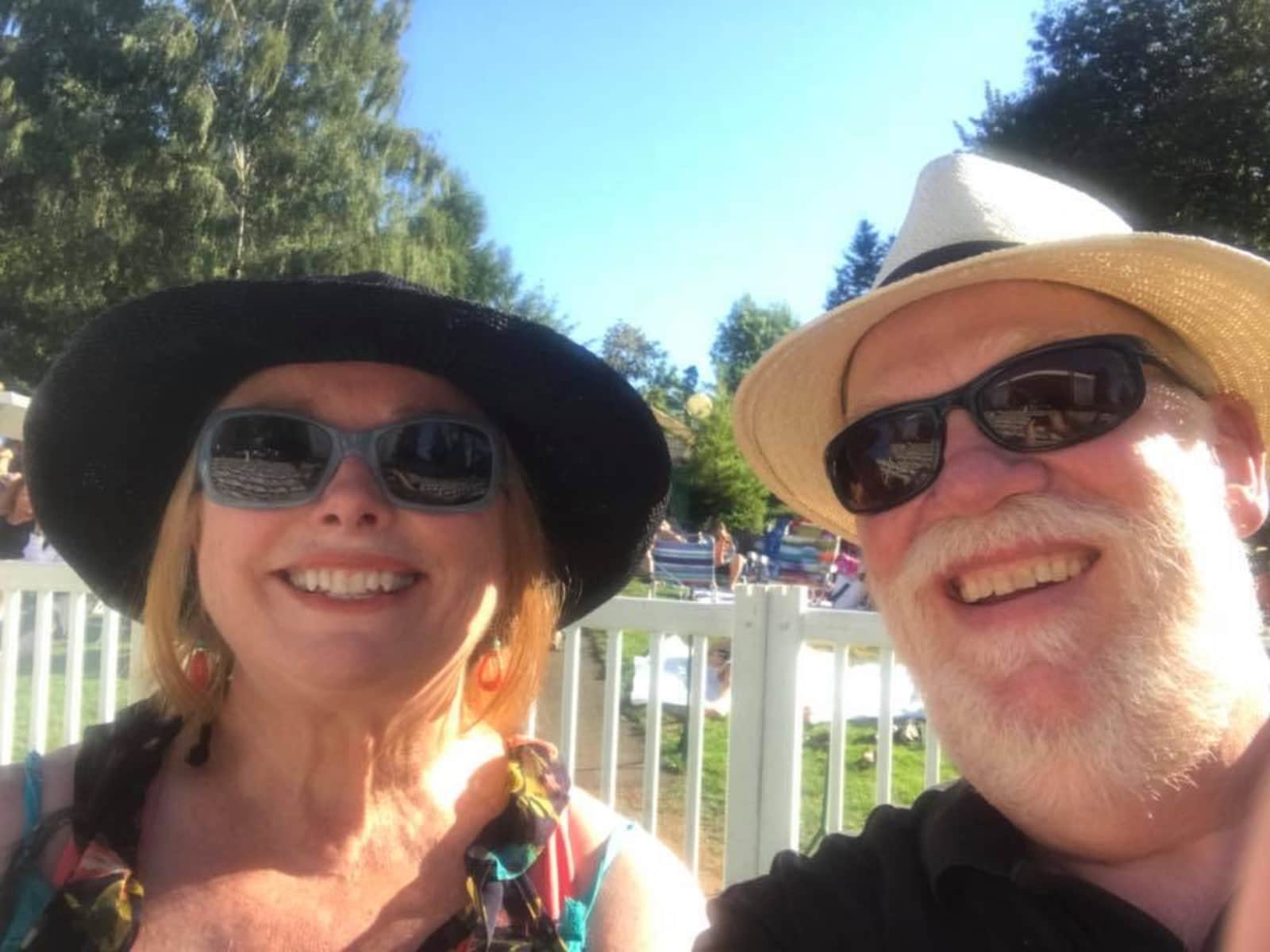 Robin & Jon from Aurora, Oregon, United States