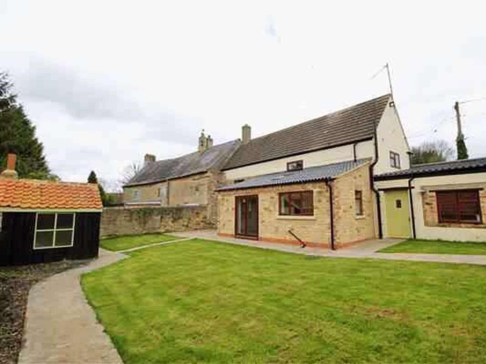 Housesitting assignment in Denford, United Kingdom