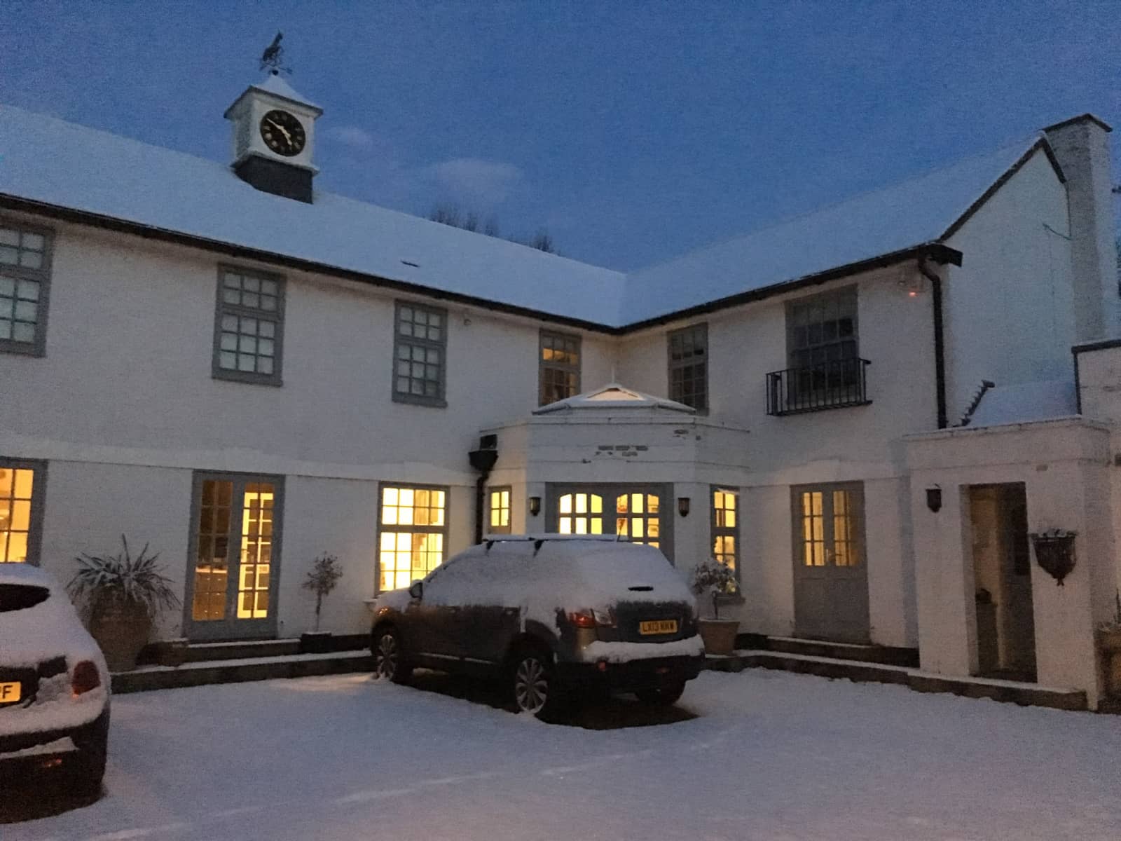 Housesitting assignment in Esher, United Kingdom